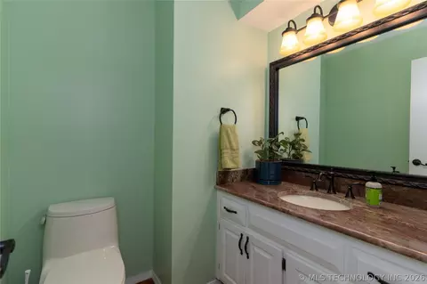 Bath - 6716 E 65th St, Tulsa, OK 74133 photo 4 of 7