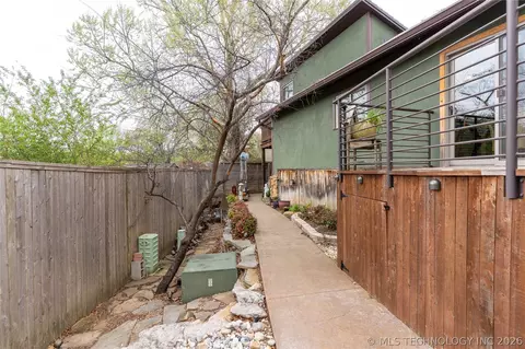 Exterior - 6716 E 65th St, Tulsa, OK 74133 photo 4 of 10