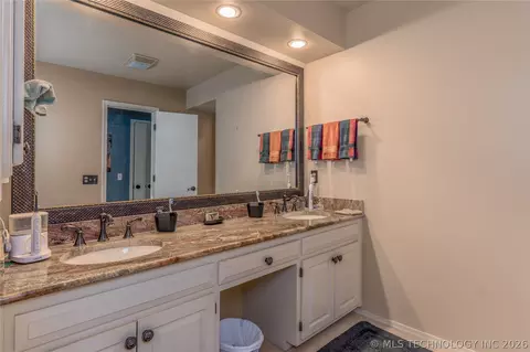 Bath - 6716 E 65th St, Tulsa, OK 74133 photo 1 of 7