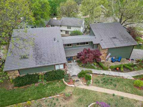 View/Area - 6716 E 65th St, Tulsa, OK 74133 photo 3 of 5