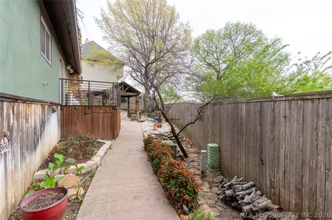 Exterior - 6716 E 65th St, Tulsa, OK 74133 photo 6 of 10
