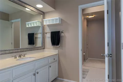 Bath - 6716 E 65th St, Tulsa, OK 74133 photo 5 of 7