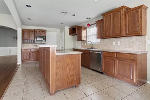 Kitchen - 20230 E 50th Pl, Broken Arrow, OK 74014 photo 7 of 7