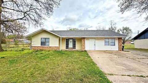 403 Kim St, Tahlequah, OK 74464