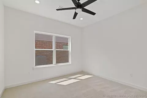 Bedroom - 849 Springfield Ct, Durant, OK 74701 photo 3 of 4