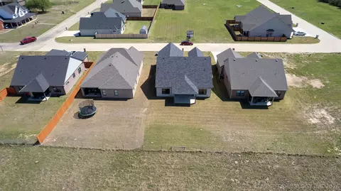 View/Area - 849 Springfield Ct, Durant, OK 74701 photo 6 of 7