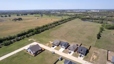 View/Area - 849 Springfield Ct, Durant, OK 74701 photo 4 of 7