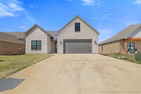 Exterior - 849 Springfield Ct, Durant, OK 74701 photo 1 of 4