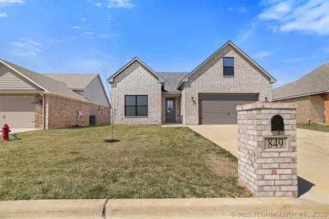 Exterior - 849 Springfield Ct, Durant, OK 74701 photo 2 of 4