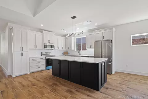 Kitchen - 849 Springfield Ct, Durant, OK 74701 photo 1 of 2