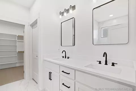 Bath - 849 Springfield Ct, Durant, OK 74701 photo 3 of 4