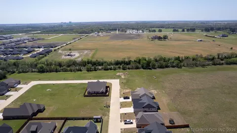 View/Area - 849 Springfield Ct, Durant, OK 74701 photo 3 of 7