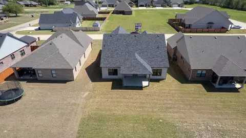 View/Area - 849 Springfield Ct, Durant, OK 74701 photo 7 of 7