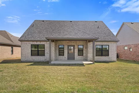 Exterior - 849 Springfield Ct, Durant, OK 74701 photo 3 of 4