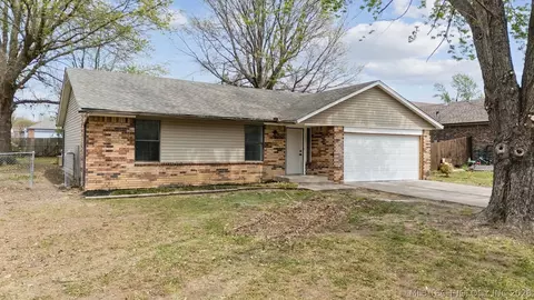 103 Cedar St, Mannford, OK 74044