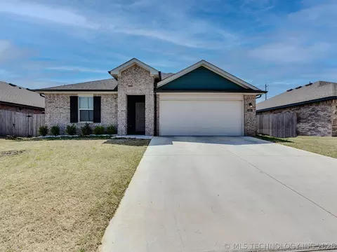 1825 E Vandalia St, Broken Arrow, OK 74012
