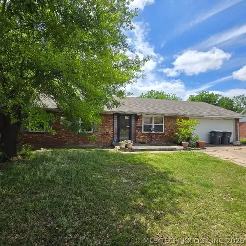 9006 E 48th Pl, Tulsa, OK 74145