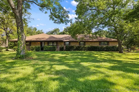 5616 Stonecreek, Durant, OK 74701