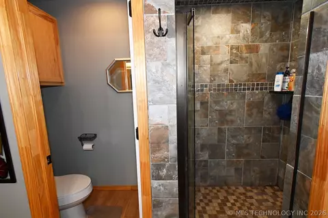 Bath - 449272 E 982 Rd, Vian, OK 74962 photo 3 of 5