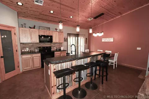 Kitchen - 449272 E 982 Rd, Vian, OK 74962 photo 4 of 7