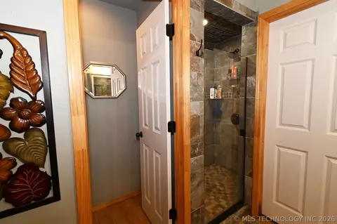 Bath - 449272 E 982 Rd, Vian, OK 74962 photo 4 of 5
