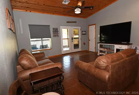 Living - 449272 E 982 Rd, Vian, OK 74962 photo 2 of 2