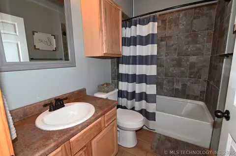 Bath - 449272 E 982 Rd, Vian, OK 74962 photo 5 of 5