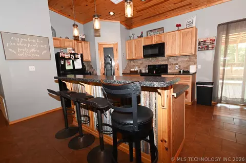 Kitchen - 449272 E 982 Rd, Vian, OK 74962 photo 5 of 7