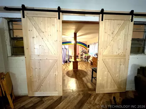 Entry Way - 366 Main St, Eufaula, OK 74432 photo 2 of 5