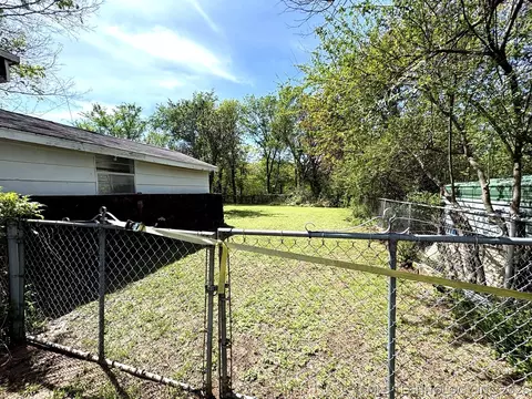 Exterior - 366 Main St, Eufaula, OK 74432 photo 1 of 2