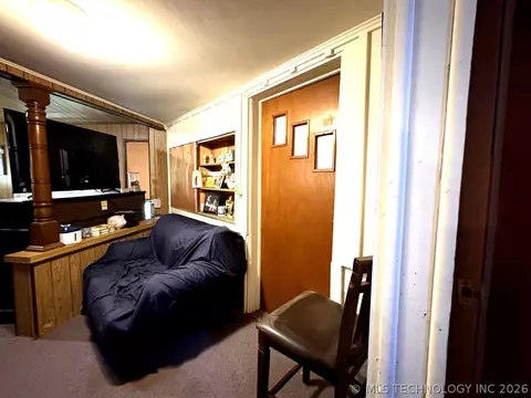 Entry Way - 366 Main St, Eufaula, OK 74432 photo 1 of 5