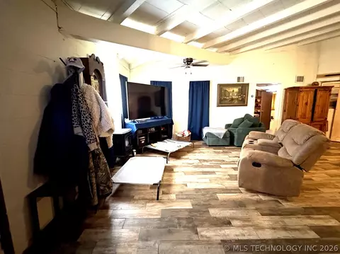 Living - 366 Main St, Eufaula, OK 74432 photo 1 of 5