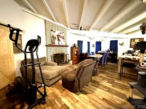 Living - 366 Main St, Eufaula, OK 74432 photo 3 of 5