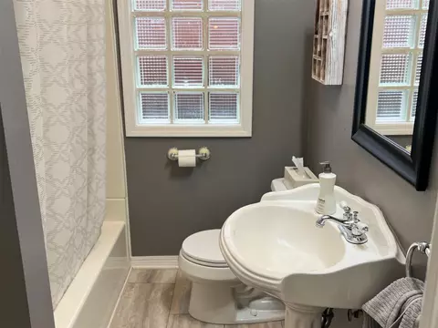 Bath - 957 E 37th St, Tulsa, OK 74105 photo 1 of 6