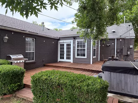 Exterior - 957 E 37th St, Tulsa, OK 74105 photo 4 of 6