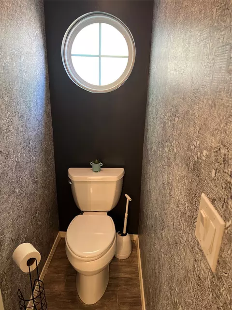 Bath - 957 E 37th St, Tulsa, OK 74105 photo 6 of 6