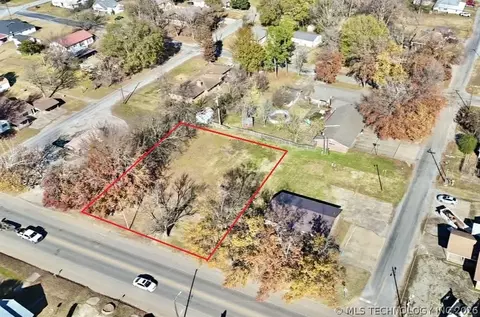 405 W Main St, Stigler, OK 74462