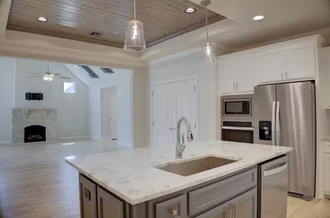 Kitchen - 14509 E 80th St N, Owasso, OK 74055 photo 7 of 8