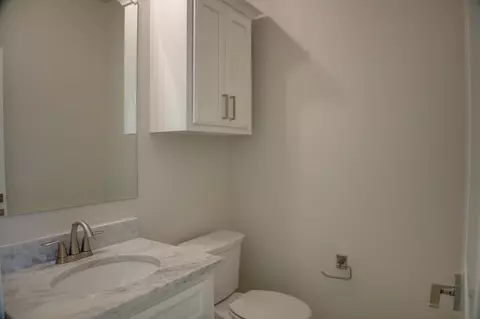 Bath - 14509 E 80th St N, Owasso, OK 74055 photo 6 of 9