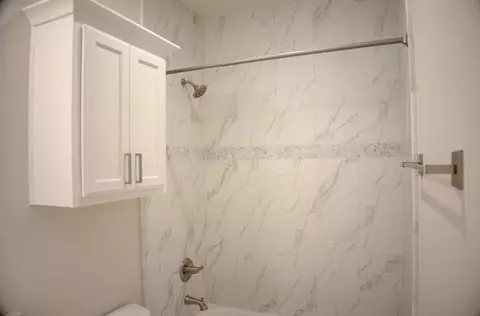 Bath - 14509 E 80th St N, Owasso, OK 74055 photo 8 of 9