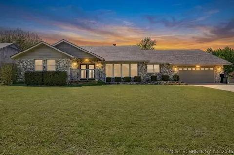 122 Lakeview Dr, Mannford, OK 74044