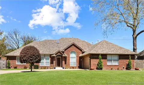 5408 W Orlando Cir, Broken Arrow, OK 74011