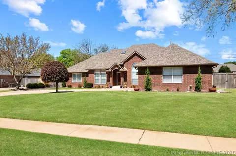5408 W Orlando Cir, Broken Arrow, OK 74011