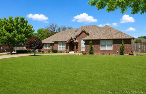 5408 W Orlando Cir, Broken Arrow, OK 74011