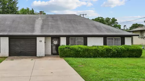 2518 E 51st St, Tulsa, OK 74105