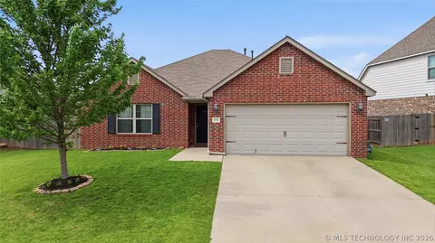20566 E 32nd St, Broken Arrow, OK 74014