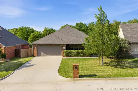 1005 Stone Creek Dr, Ardmore, OK 73401