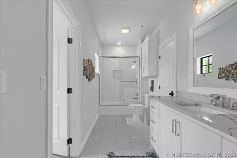 Bath - 3207 E 44th St, Tulsa, OK 74105 photo 11 of 11