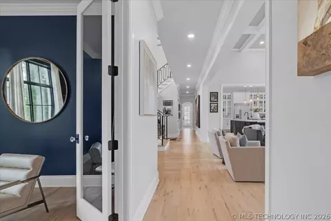 Entry Way - 3207 E 44th St, Tulsa, OK 74105 photo 6 of 10