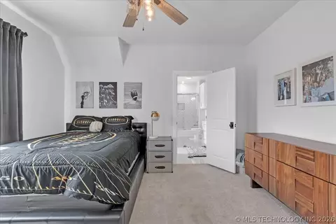 Bedroom - 3207 E 44th St, Tulsa, OK 74105 photo 5 of 7